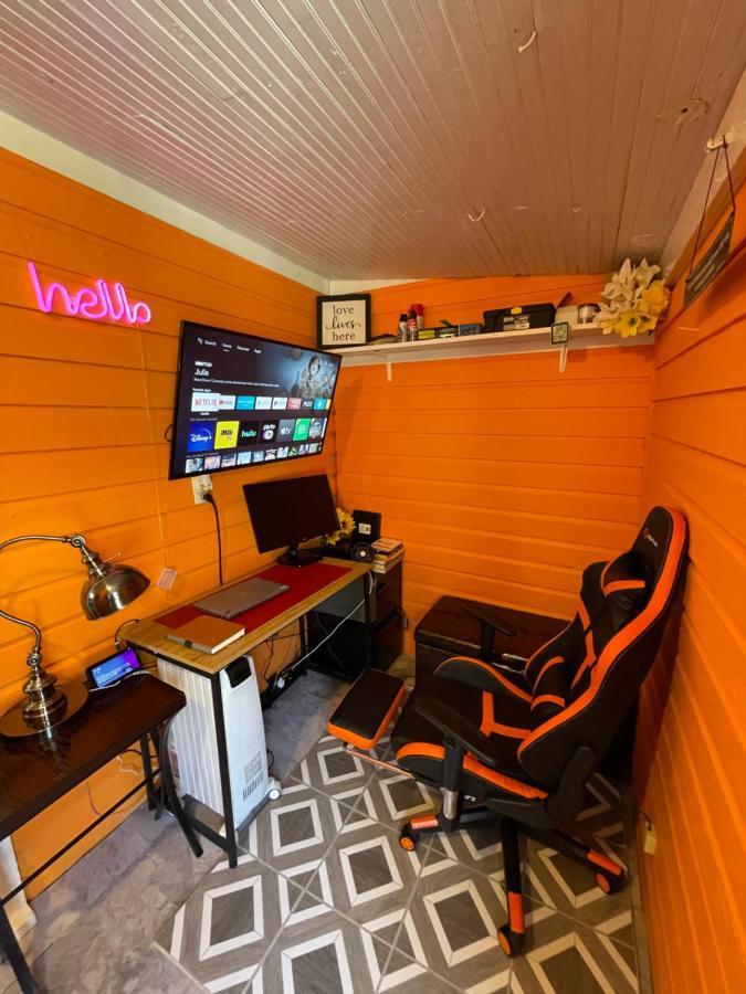 Giggling Creek Cottage - Bedjet! King Sized! Gazebo, 45 Acres, Arcades, Nintendo, More Henry Exteriér fotografie