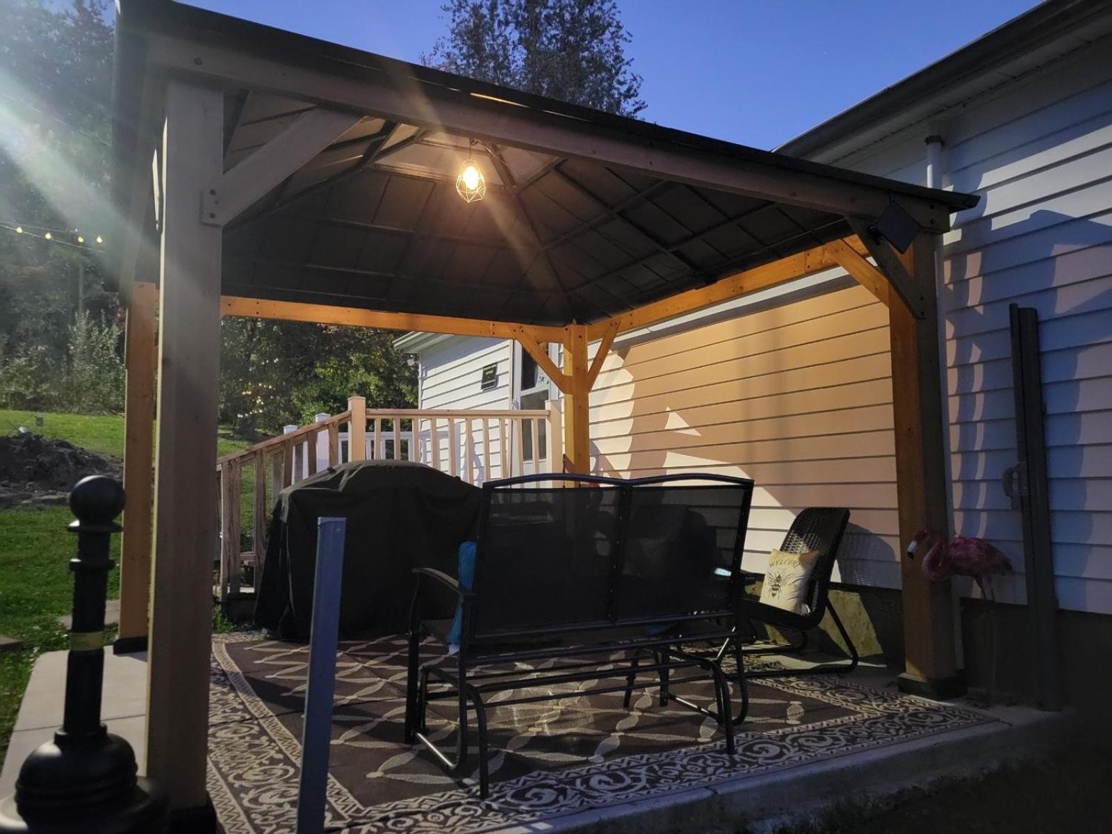 Giggling Creek Cottage - Bedjet! King Sized! Gazebo, 45 Acres, Arcades, Nintendo, More Henry Exteriér fotografie
